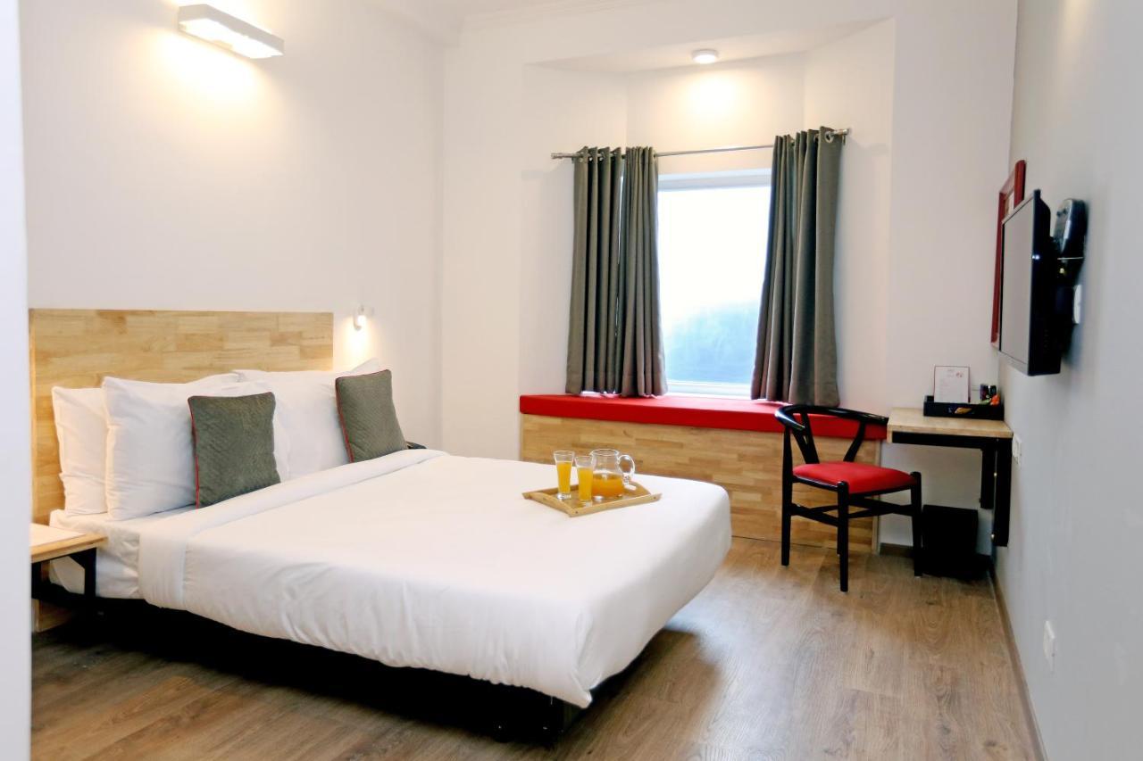 Oyo Townhouse 17 Huda City Center Near Leisure Valley Park Gurgaon Luaran gambar