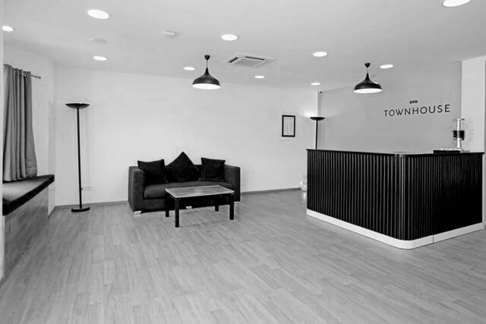 Oyo Townhouse 17 Huda City Center Near Leisure Valley Park Gurgaon Luaran gambar